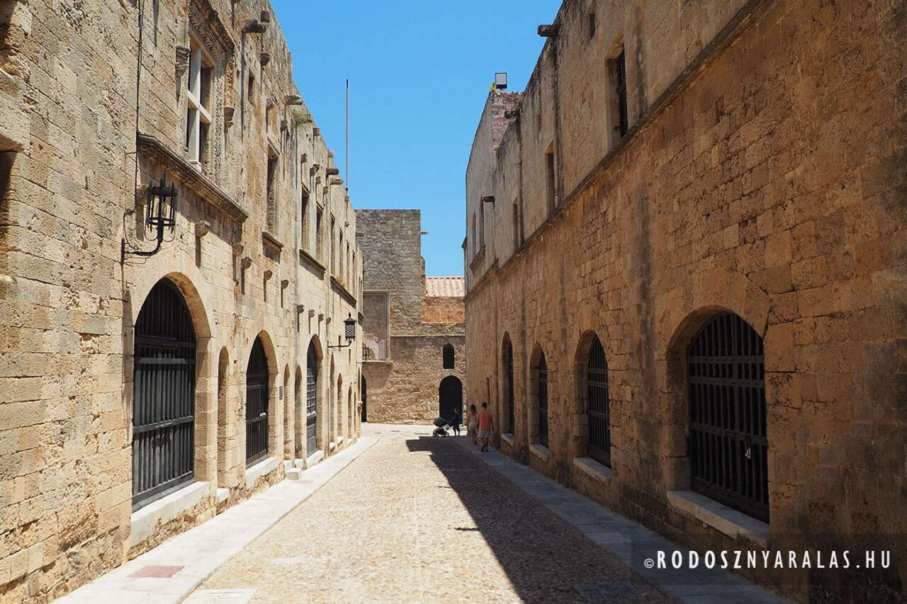 Rodosz óváros, a Lovagok utcája történelme